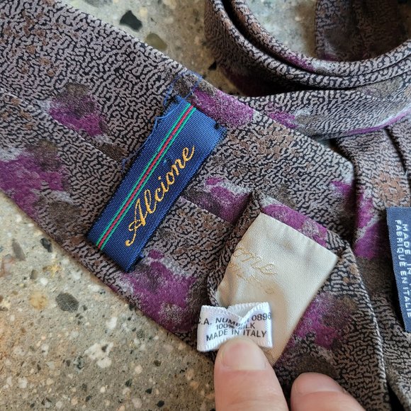 3/$20 - Alcione 100% Silk Tie, Made in Italy - Picture 3 of 3